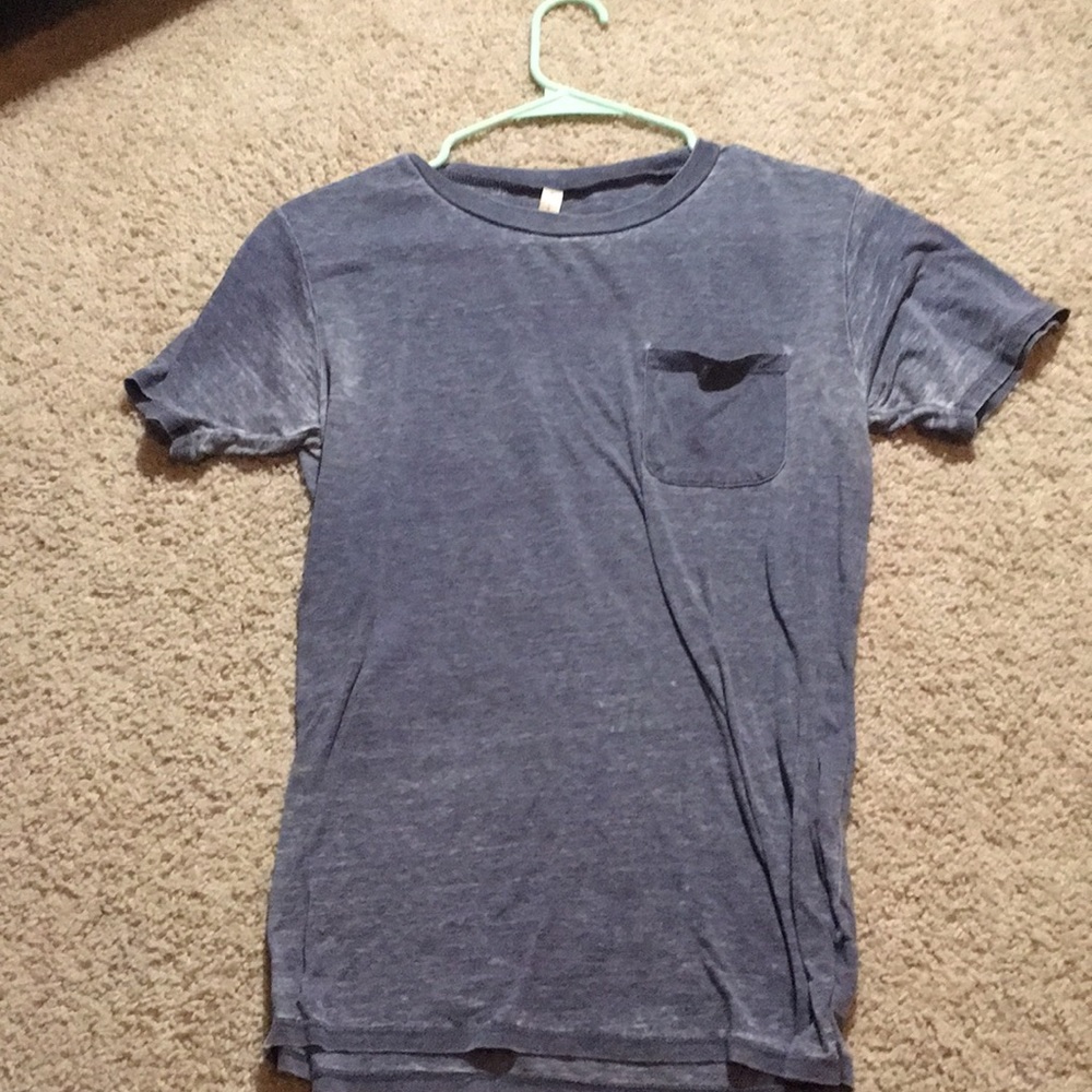 blue t shirt